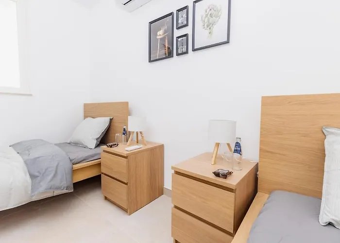 Shakkei 2 Bedroom Swieqi *